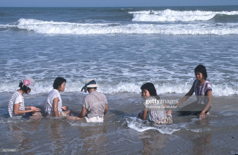 Ngam loat anh de doi ve Vung Tau nam 1989-Hinh-2