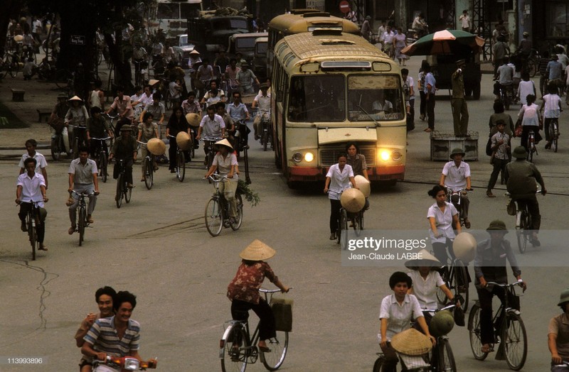 Anh khong the khong xem ve doi thuong Ha Noi nam 1994 (2)-Hinh-3