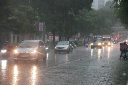 Du bao thoi tiet 19/9: Ca 3 mien co mua dong gio manh vao sang va dem