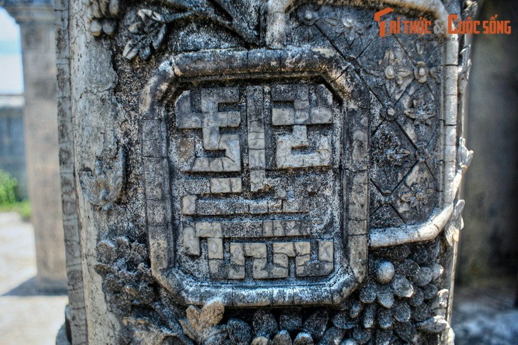 Choang ngop ve trang le cua lang mo vo ca vua Dong Khanh-Hinh-11