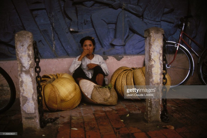 Loat anh “khong dung hang” ve pho co Ha Noi nam 1994-Hinh-3