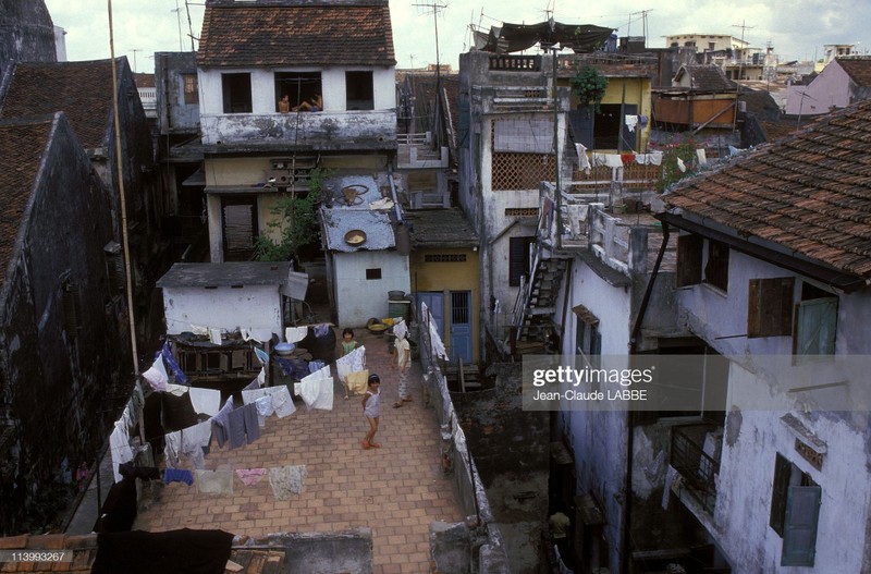 Loat anh “khong dung hang” ve pho co Ha Noi nam 1994-Hinh-7