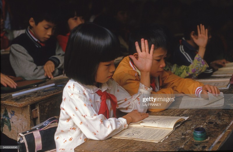 Loat anh ly thu ve hoc sinh tieu hoc Ha Noi nam 1987-Hinh-2