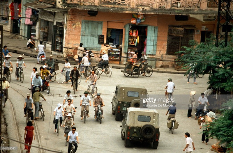 Loat anh cuc thu vi ve giao thong o Ha Noi nam 1989-Hinh-3