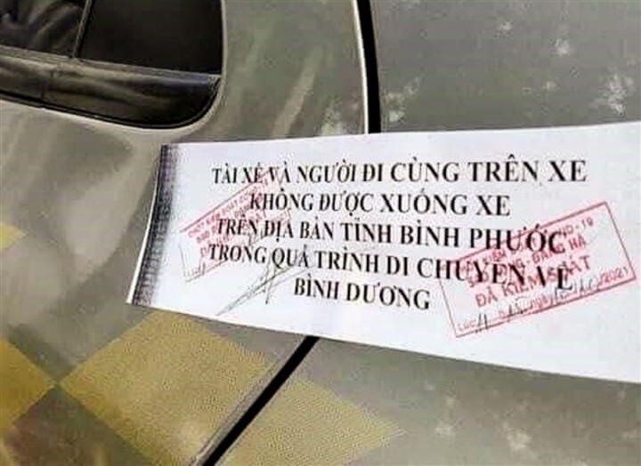 Dan niem phong o to di qua Binh Phuoc chi la ca biet