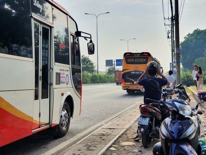 Vi sao dung hoat dong tuyen xe khach TP HCM- Dak Lak?