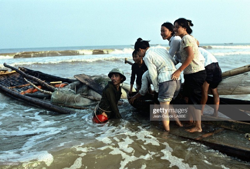 Anh de doi ve phu nu Viet Nam nam 1994 cua Jean-Claude Labbe-Hinh-9