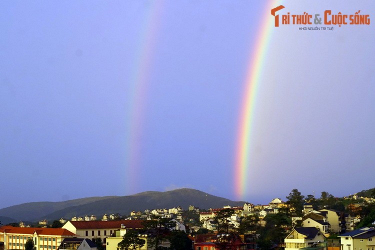 Man nhan voi hien tuong cau vong kep vua xuat hien o Da Lat-Hinh-2