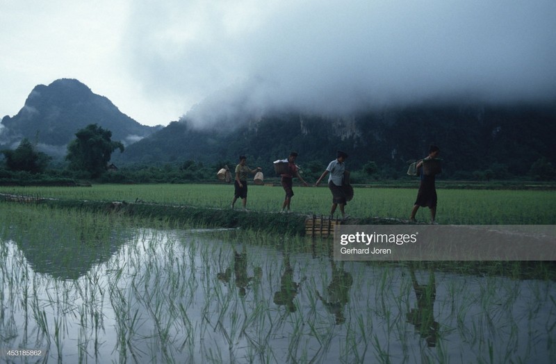 Loat anh de doi ve cuoc song o Lao nam 1989 (1)-Hinh-10