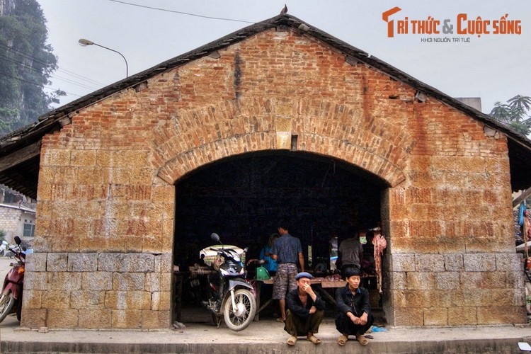 Lac loi giua khu pho co tren cao nguyen da Dong Van-Hinh-6