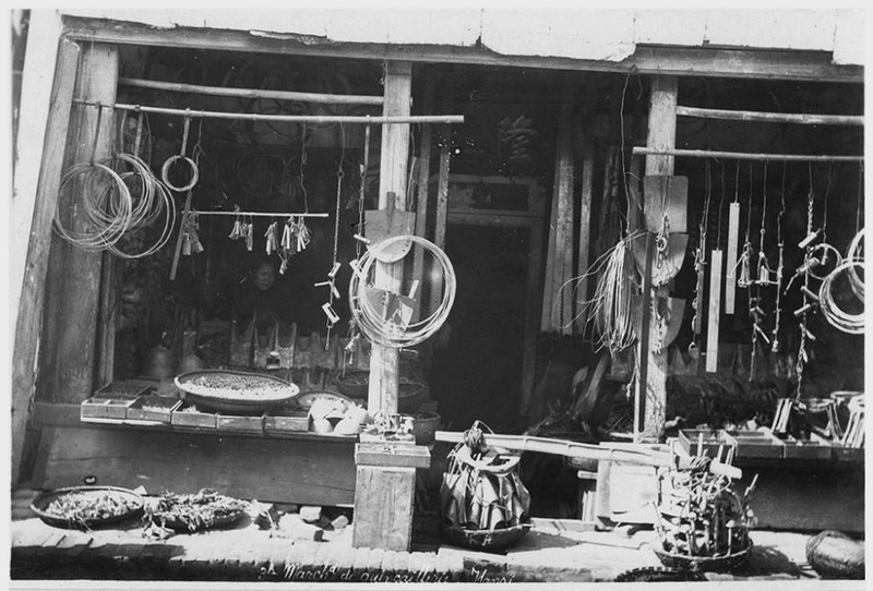 Anh la ve cac cua hang o Ha Noi nam 1950 (1)-Hinh-7