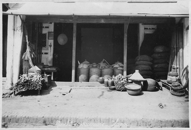 Anh la ve cac cua hang o Ha Noi nam 1950 (1)-Hinh-9