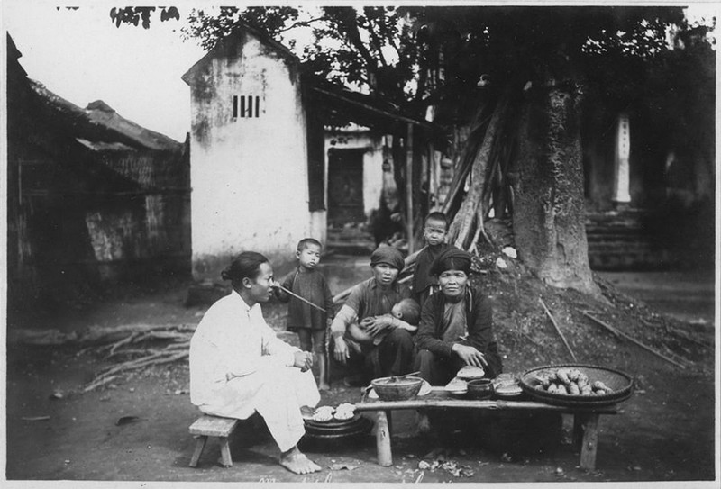 Anh la ve cac cua hang o Ha Noi nam 1950 (2)-Hinh-10