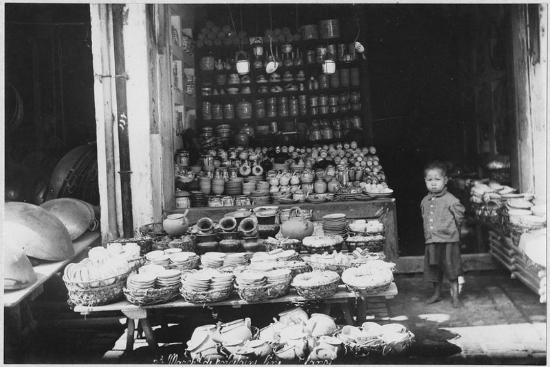 Anh la ve cac cua hang o Ha Noi nam 1950 (2)-Hinh-3