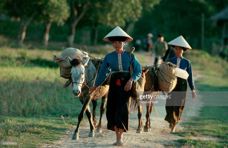 Mua xuan Viet Nam thap nien 1990 qua ong kinh Nevada Wier (2)-Hinh-8