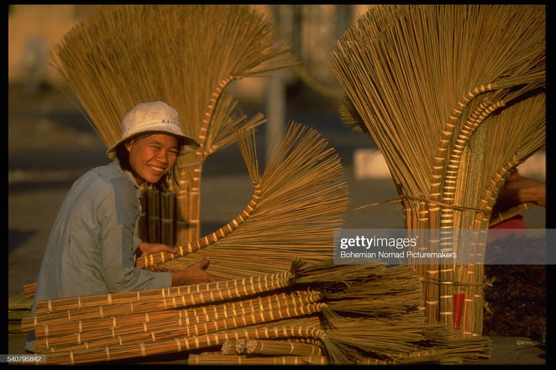 Loat anh de doi ve TP.HCM nam 1991 qua ong kinh Tay-Hinh-6