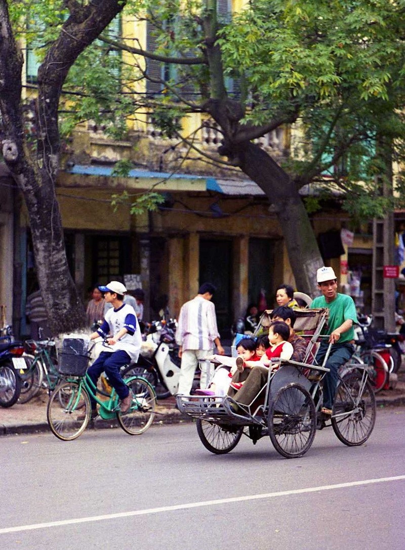 Thoi hoang kim cua xich lo Ha Noi qua ong kinh nguoi Nhat-Hinh-7