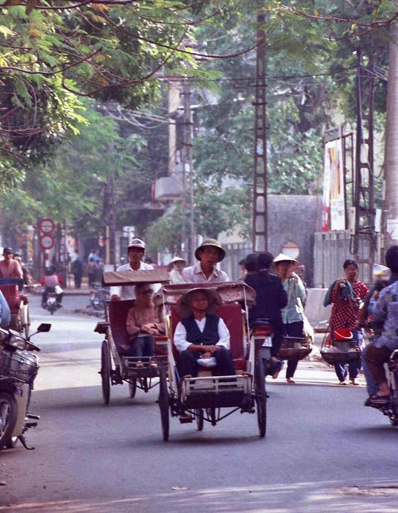 Thoi hoang kim cua xich lo Ha Noi qua ong kinh nguoi Nhat-Hinh-9