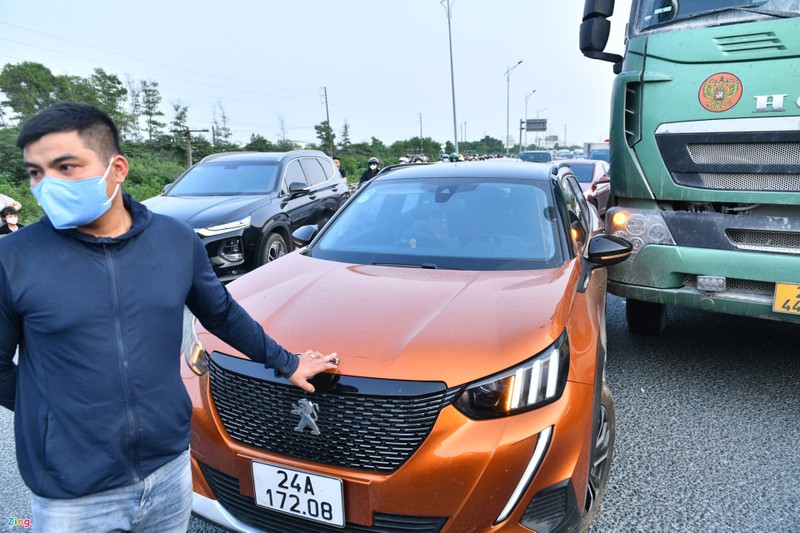 Chua het ky nghi le, duong vao Ha Noi da un tac keo dai-Hinh-2