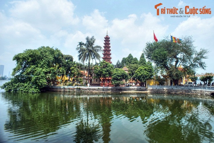 Chiem nguong ngoi chua co co kien truc trang le nhat Ha Noi