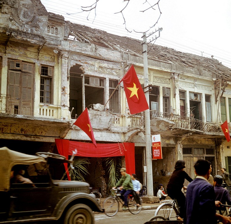 Xuc dong loat anh tu lieu cuc quy ve Ha Noi nam 1973-Hinh-2