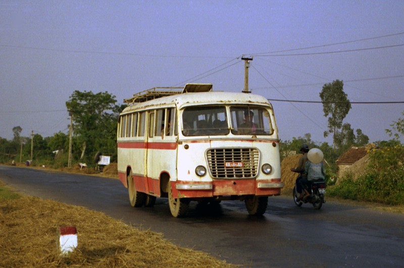 Hinh cuc doc ve xe buyt o Ha Noi nam 1996 (2)-Hinh-7