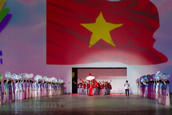 La co Viet Nam tai SEA Games 31: Xuc dong, tu hao va an tuong-Hinh-2