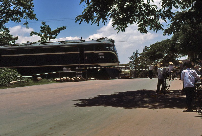 Loat anh bat ngo ve thanh pho Tham Quyen nam 1980-Hinh-8