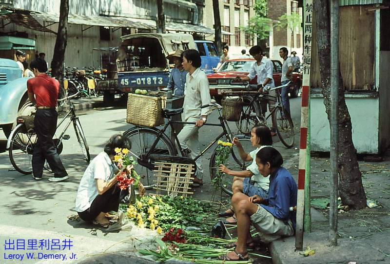 Thich thu voi loat anh sinh dong ve TP Quang Chau nam 1983-Hinh-7