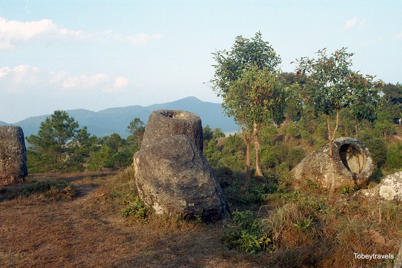 Canh dong chum huyen bi cua Lao qua ong kinh khach quoc te