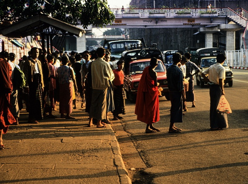 Anh de doi ve dat nuoc Myanmar nam 1992-Hinh-2