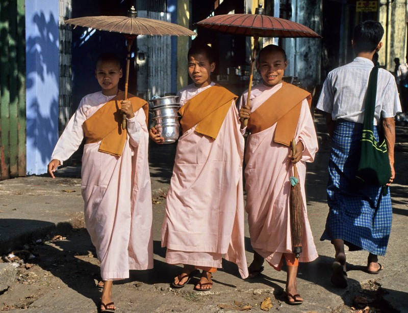 Anh de doi ve dat nuoc Myanmar nam 1992-Hinh-4