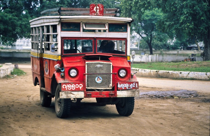Anh de doi ve dat nuoc Myanmar nam 1992-Hinh-5