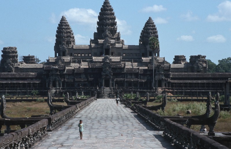 Kham pha vung dat Siem Reap co xua o Campuchia nam 1992-Hinh-3