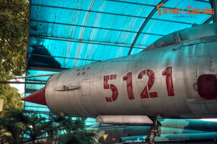 Chien cong phi thuong cua chiec may bay MiG-21 so hieu 5121-Hinh-7