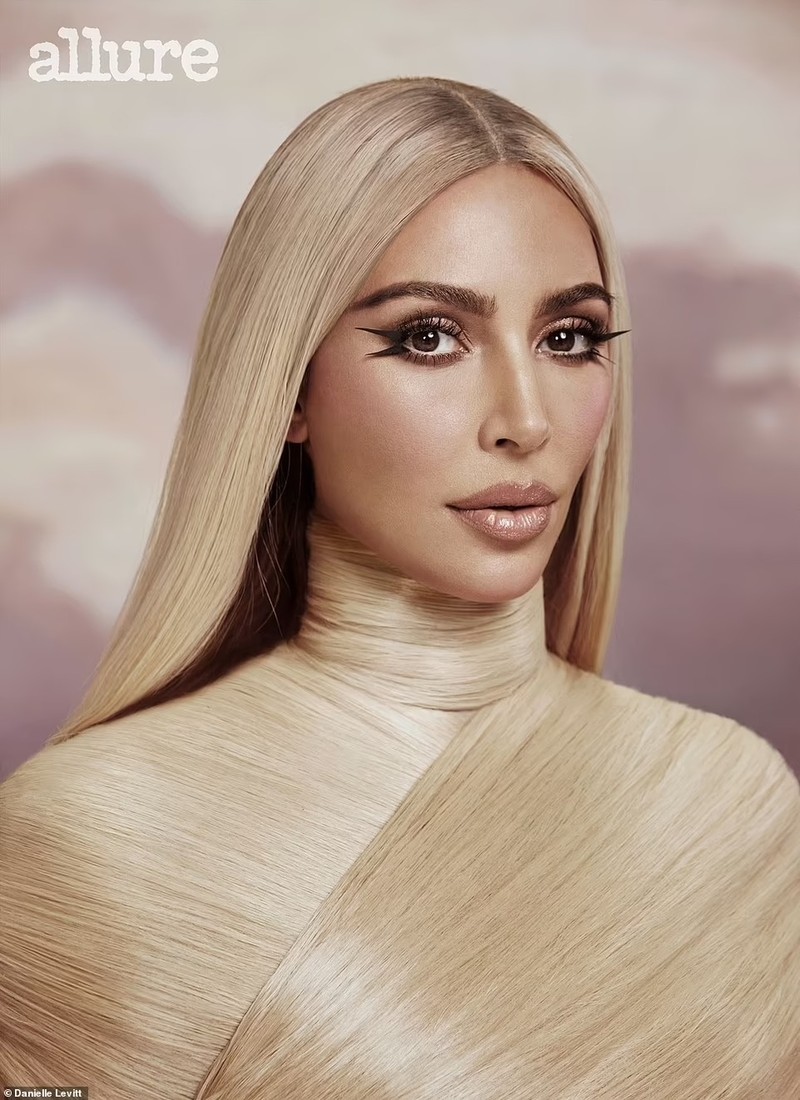 Kim Kardashian tra loi nghi van don vong ba-Hinh-3