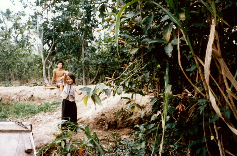 Kham pha mien Nam nam 1986 qua ong kinh khach Tay-Hinh-10