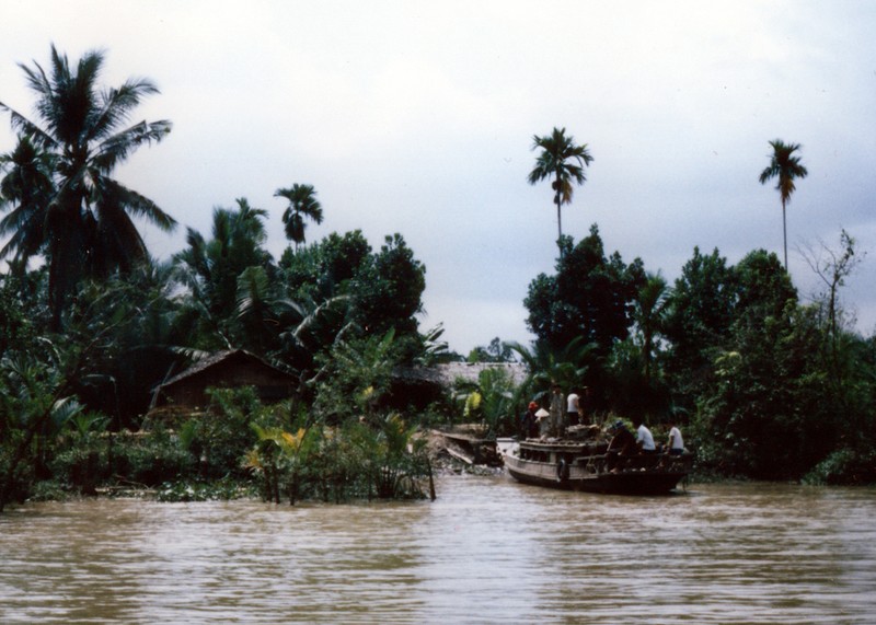 Kham pha mien Nam nam 1986 qua ong kinh khach Tay-Hinh-9