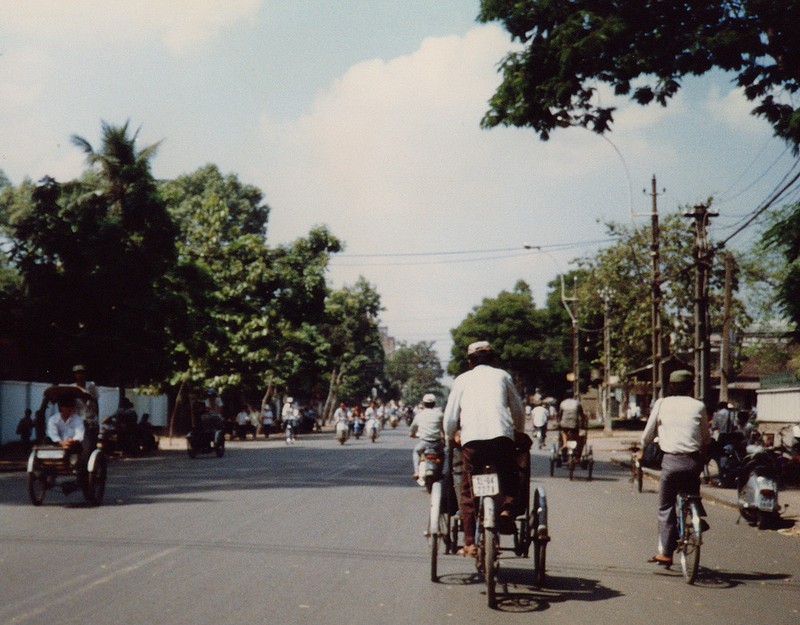 Anh doc: Buc tranh giao thong cuc thu vi o TP. HCM nam 1988-Hinh-14