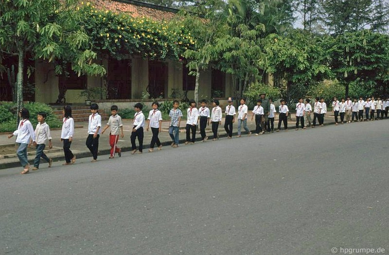 Quang truong Ba Dinh nhung nam 1980-1990 qua ong kinh quoc te-Hinh-5