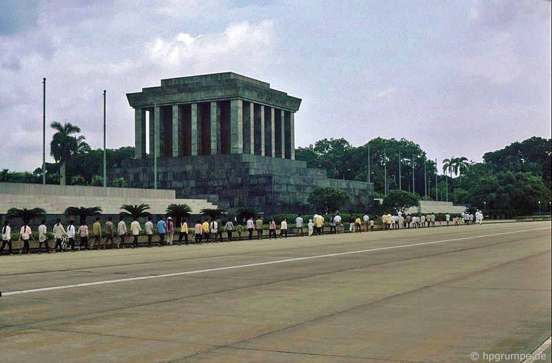 Quang truong Ba Dinh nhung nam 1980-1990 qua ong kinh quoc te-Hinh-6