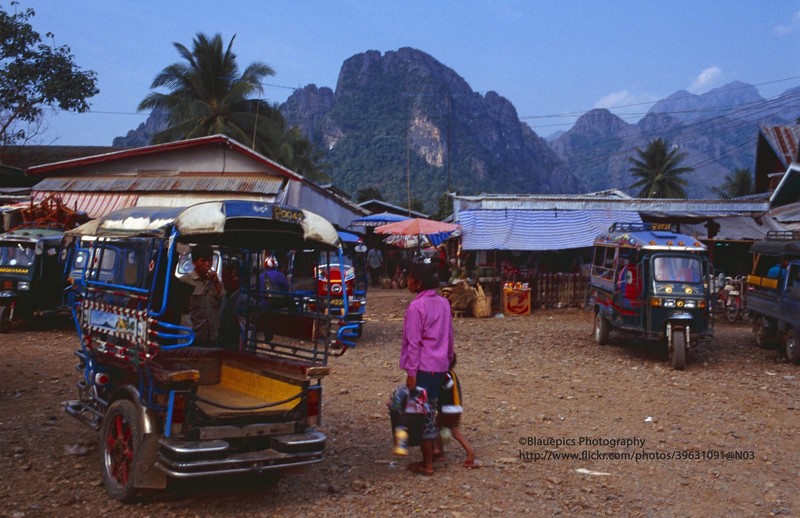 Kham pha ve dep tho moc cua dat nuoc Lao cuoi thap nien 1990 (1)-Hinh-8