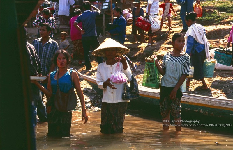 Kham pha ve dep tho moc cua dat nuoc Lao cuoi thap nien 1990 (2)-Hinh-20