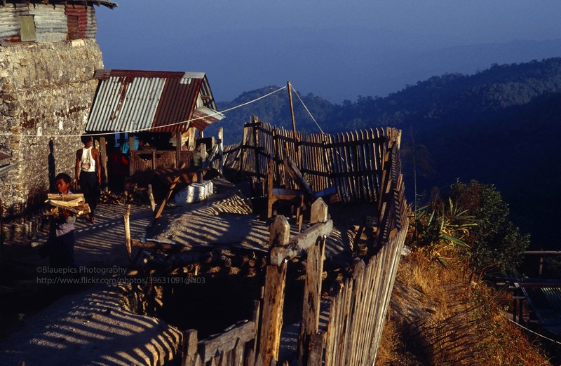 Loat anh cuc sinh dong ve dat nuoc Myanmar nam 1996 (1)-Hinh-11