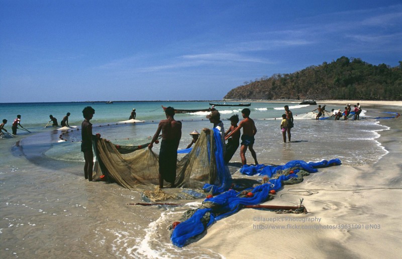 Loat anh cuc sinh dong ve dat nuoc Myanmar nam 1996 (1)-Hinh-14