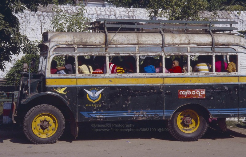 Loat anh cuc hay ve thanh pho lon thu hai Myanmar nam 1992-Hinh-6