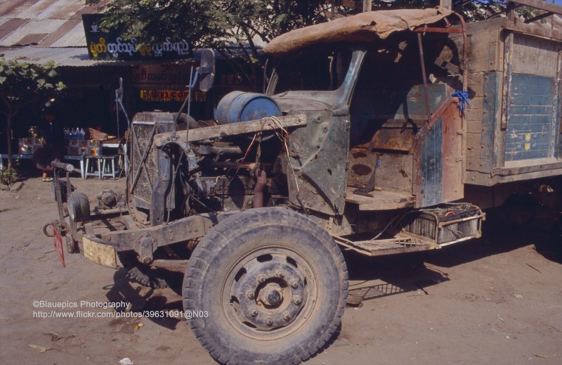 Loat anh cuc hay ve thanh pho lon thu hai Myanmar nam 1992-Hinh-9