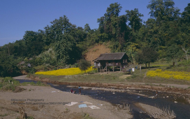 Anh dep hop hon ve bang Shan o Myanmar nam 1992-Hinh-2