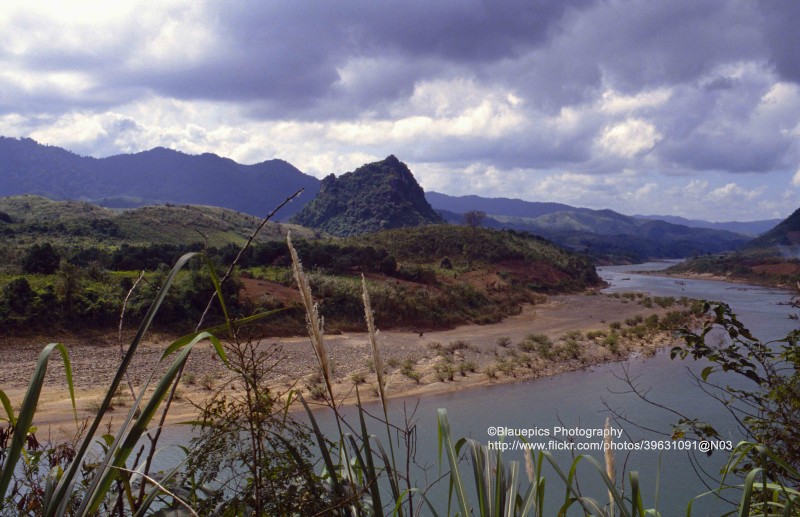 Theo chan khach Tay kham pha dau tich chien tranh o Quang Tri 1993-Hinh-3