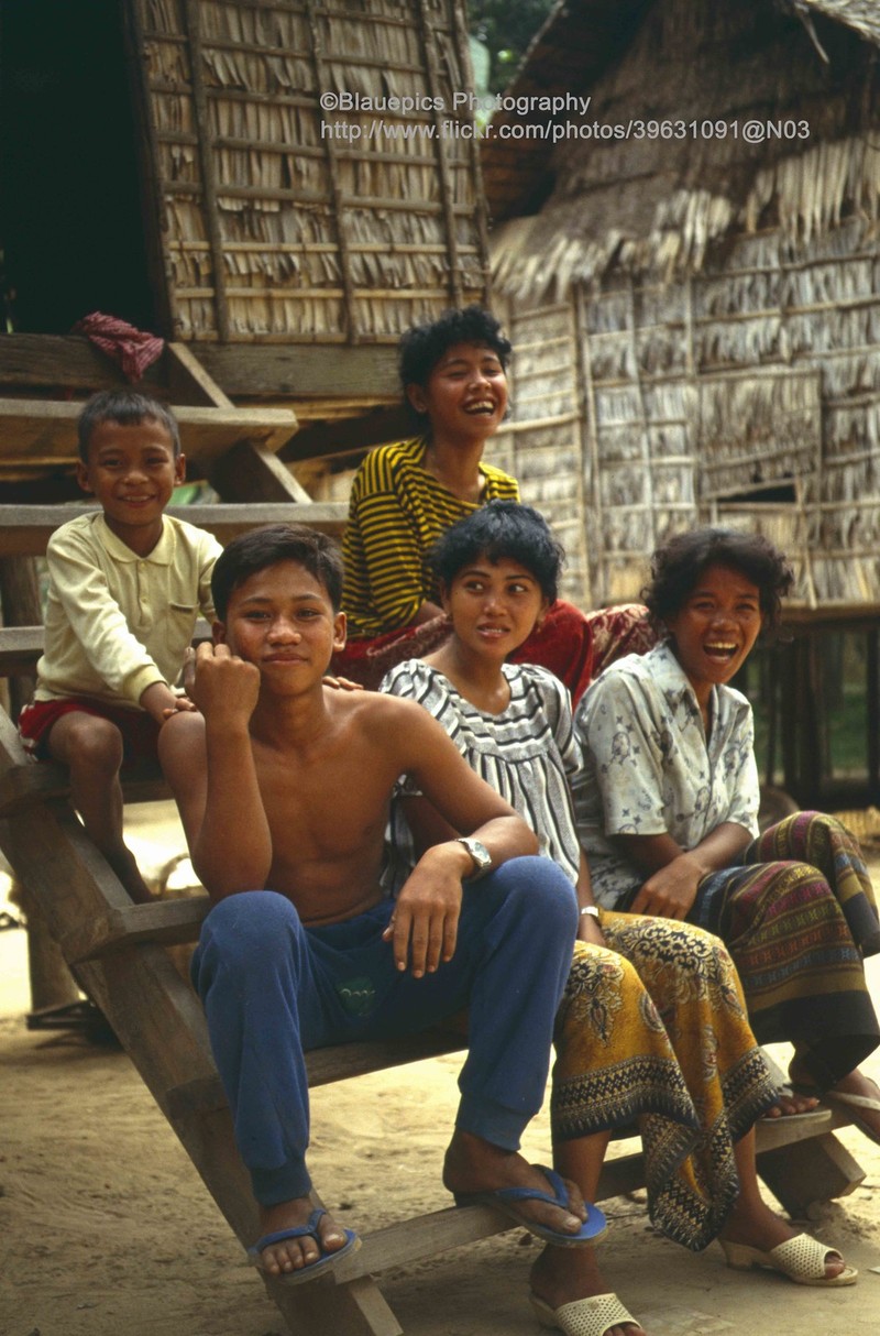 Anh hiem ve cuoc song tren bien ho Tonle Sap nam 1993-Hinh-11